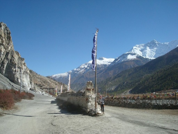 Quick turn of the prayer wheels before we enter Manang x